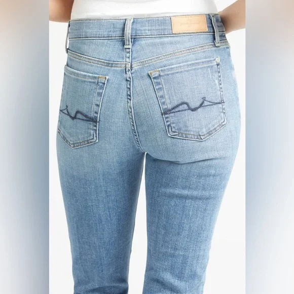 7 for All Mankind Josefina in Bright Light- 31 - Picture 5 of 11